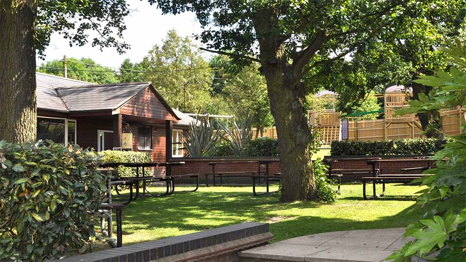 Real Macaw Café and Bakery at Tropical Birdland